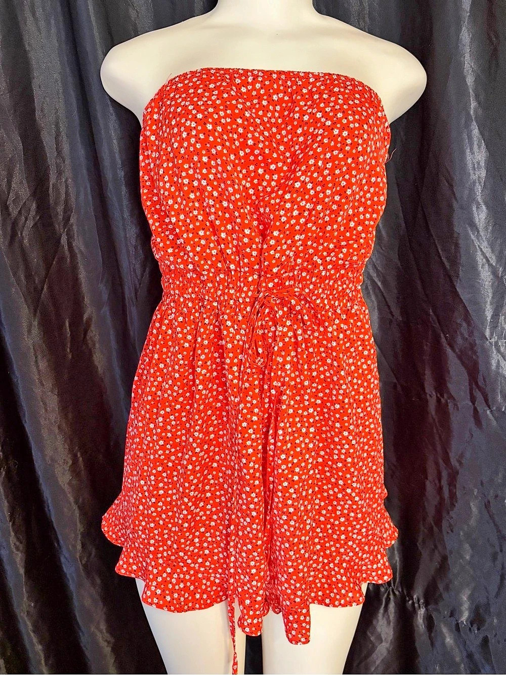 SHEIN Floral Strapless Romper in Red & White Size XL